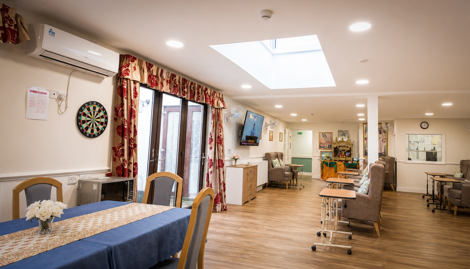 Sensory reflection lounge for advance dementia care