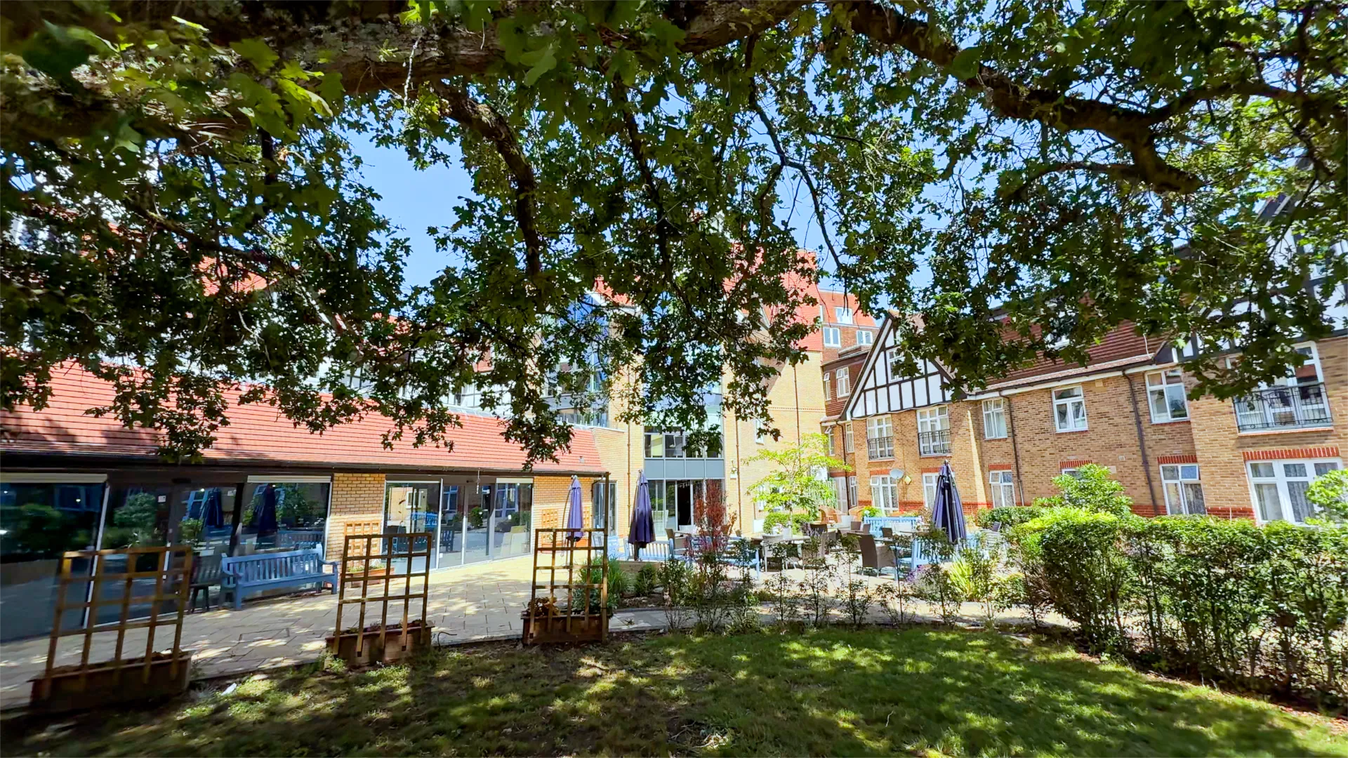Landscaped garden courtyard at Forest Place